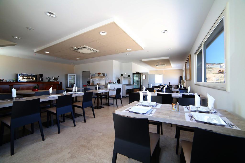 Hotel Restaurant Les Pielettes Le Rove Exterior foto